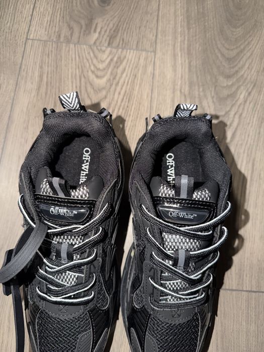 Off White Be Right Back