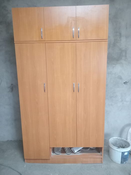 Продам шифонер в хорошем состоянии.