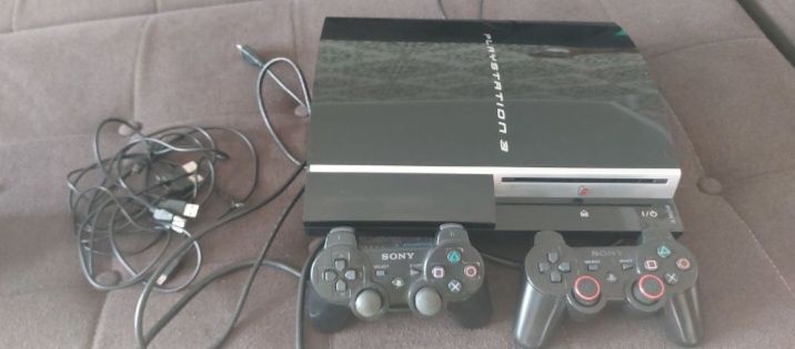 Игровая приставка в отличном состоянии