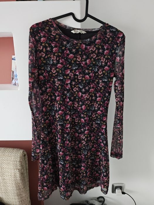 Ефектна рокля с пайети Bershka