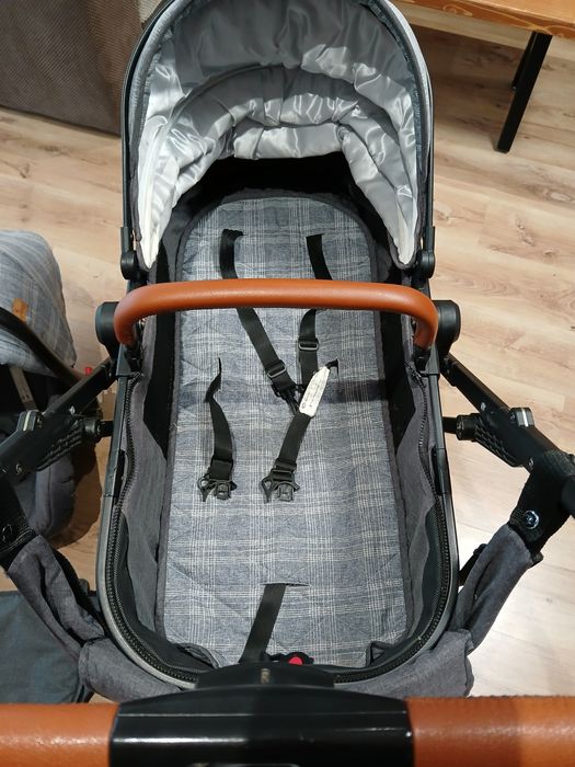 Продавам бебешка количка lorelli sena 3 в 1