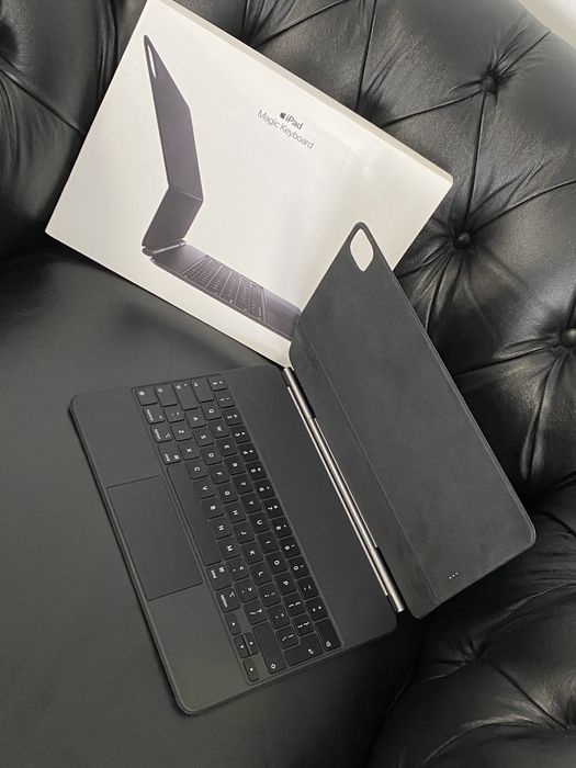 iPad Magic Keyboard / iPad Pro / 13 Inch / Black  / Ca nou