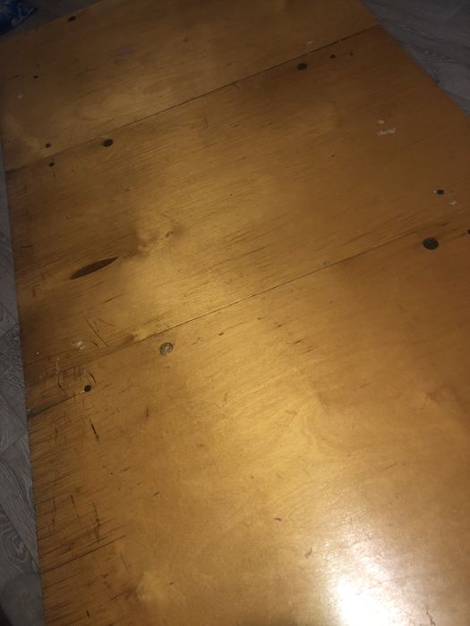 Стол деревянный низкий