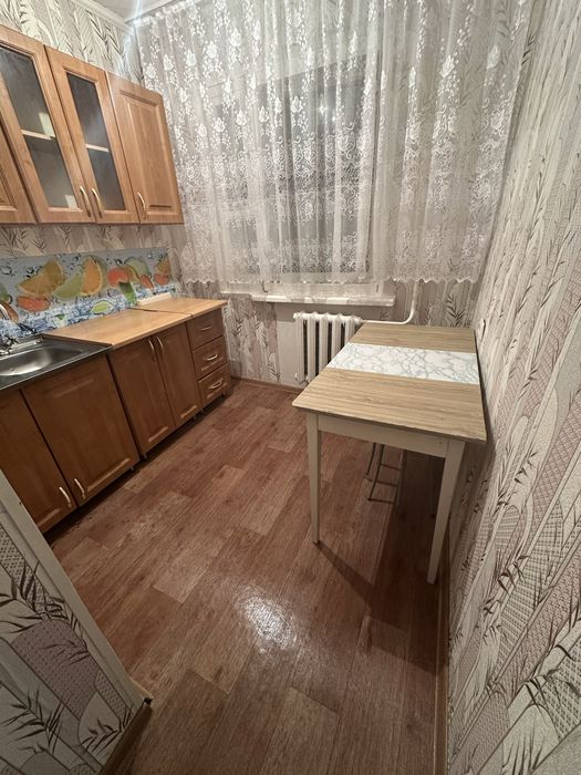 Продам 2 ком кв 4-10, 1 этаж