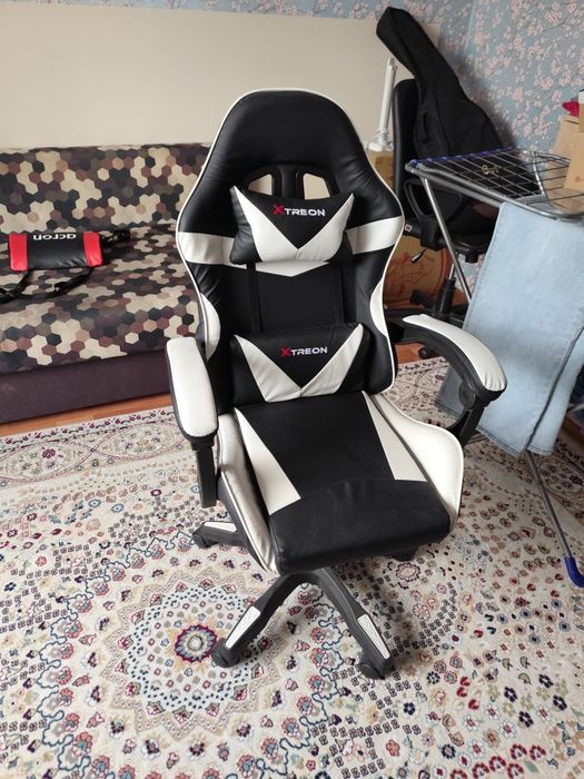 Продаю игровое кресло Xtreon