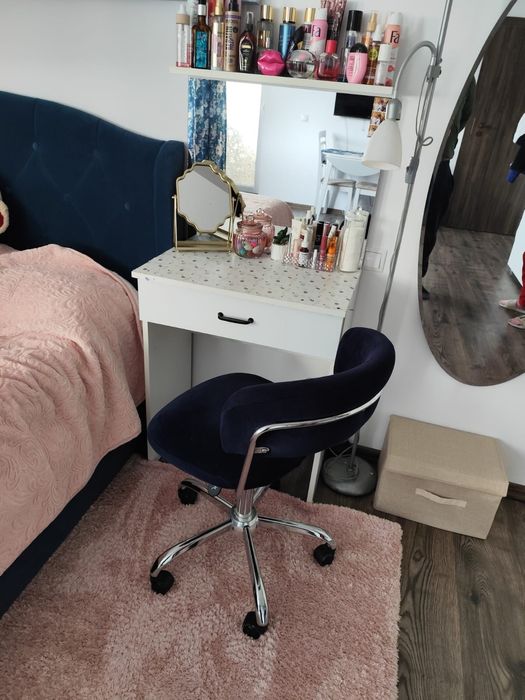 Mobila cameră tineret