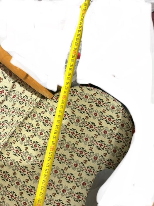 Vand colțar +masa lemn masiv +2 scaune