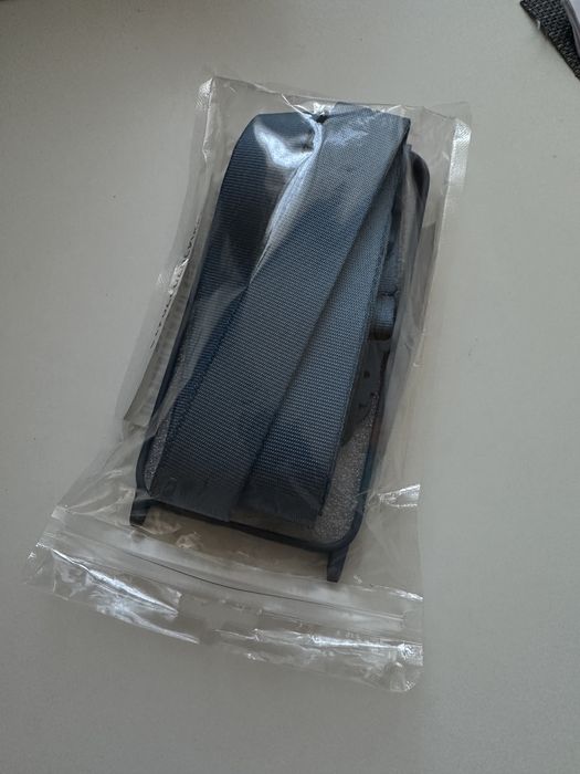 Калъф за iphone 13 с връзка (син)