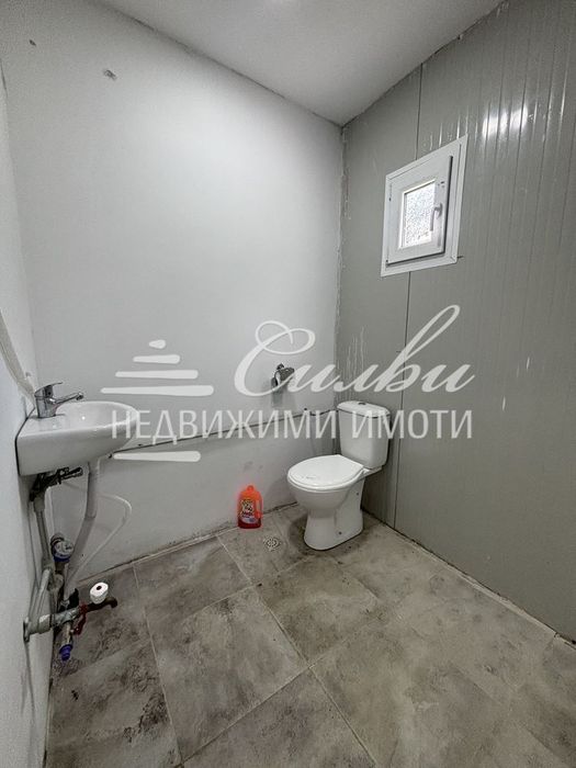 Дава се под наем Магазин в Нови пазар - 40 кв.м за 357 € - Снимка #1