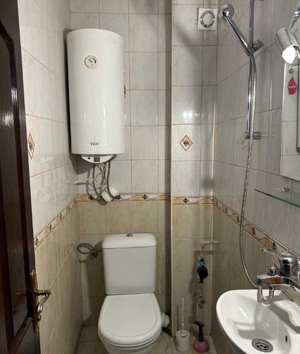 Дава се под наем Тристаен апартамент в Варна, Гръцка махала - 118 кв.м за 700 € - Снимка #10