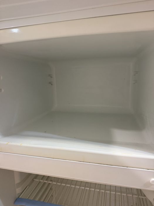 Продам холодильник Indesit RA