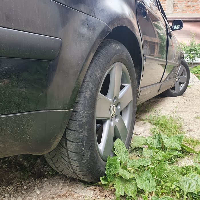 Vând sau schimb jante 5x112 cu cauciucuri 225/55/17