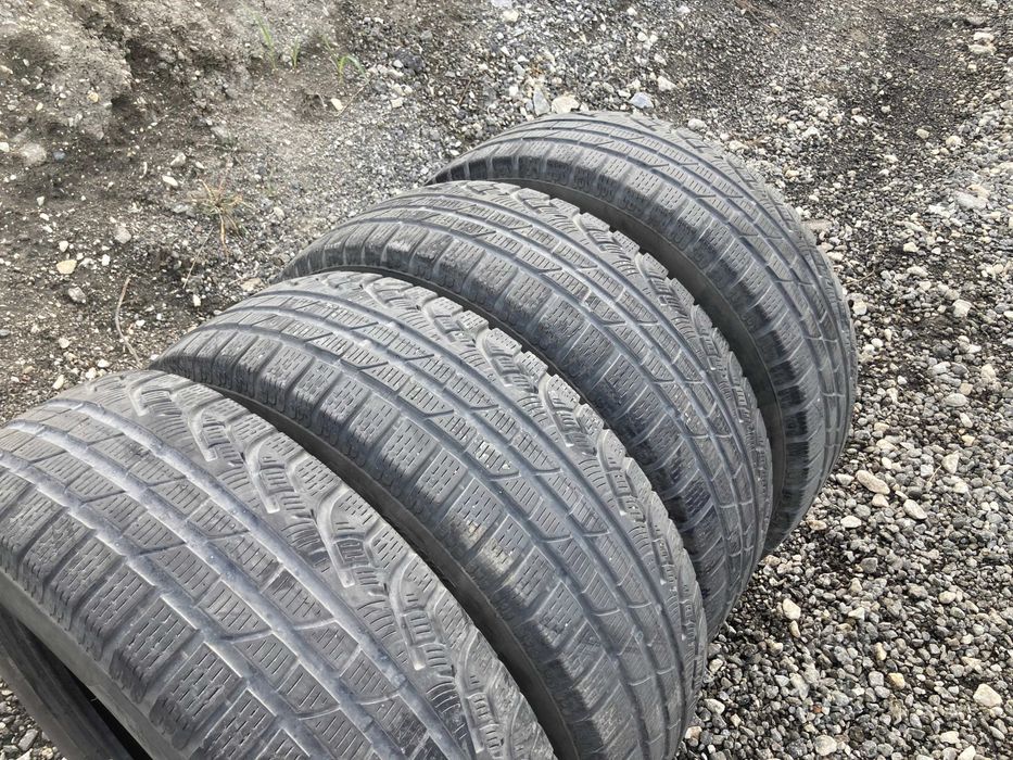 Всесезонни гуми 225 65 17 Pirelli dot 17