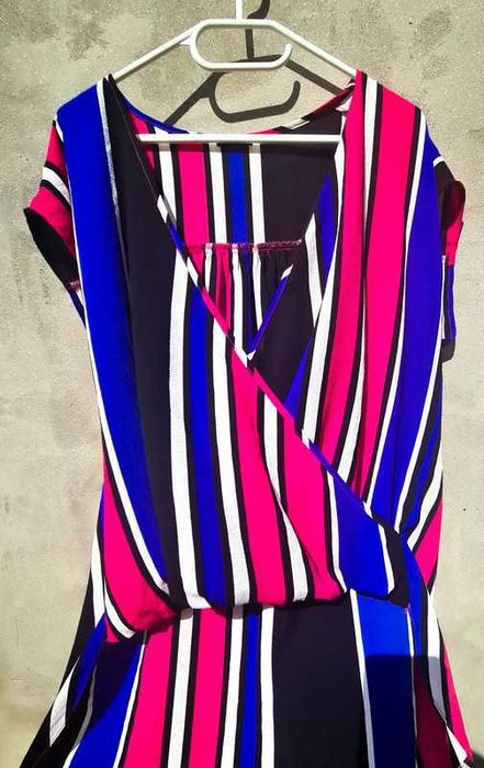 Top Oltre wrap cu dungi fucsia, albastru și negru, marimea M