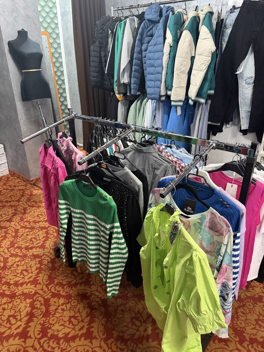 Rafturi/stendere magazin haine