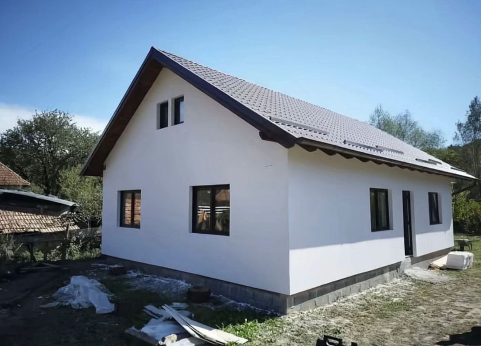 Vand case pe structura metalica și panou senvis 80mp