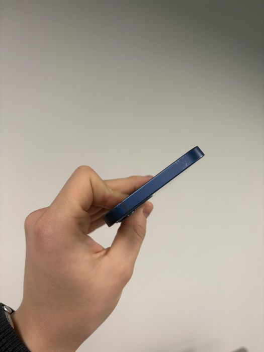 Iphone 12 в хорошем состояние