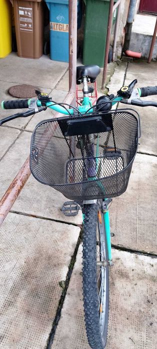 Vind bicicleta dama de 26 cu cos