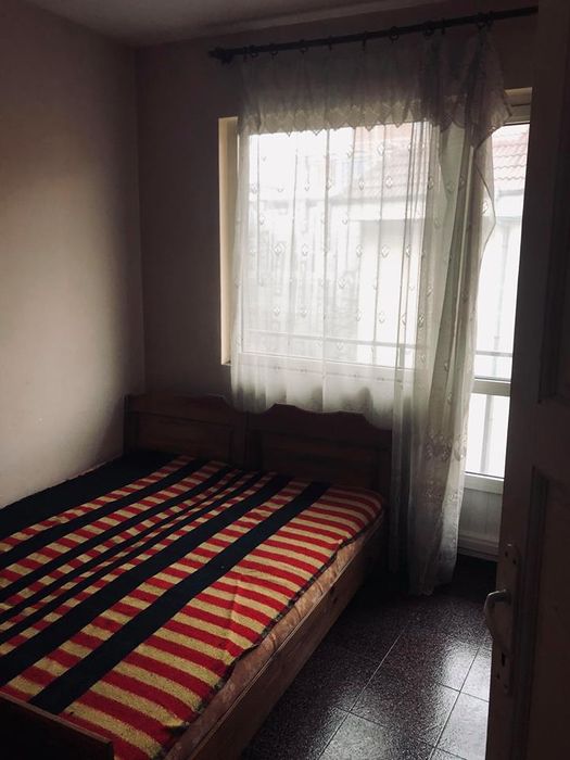 Дава се под наем Тристаен апартамент в Пловдив, Кършияка - 90 кв.м за 300 € - Снимка #3