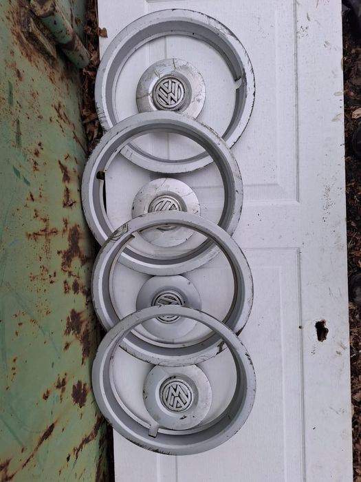 Продам колпаки на гольф