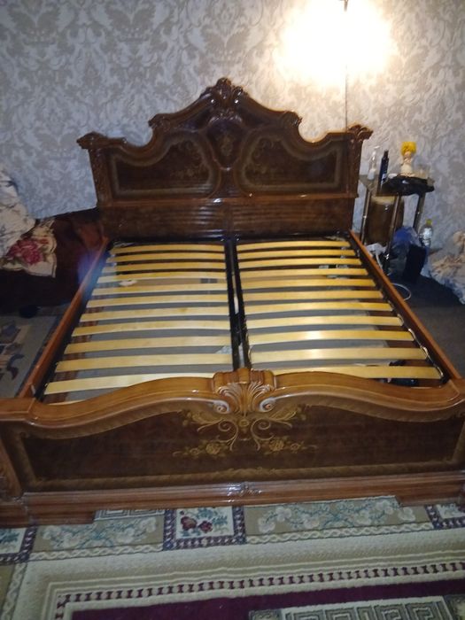 Продам кровать с матрасом