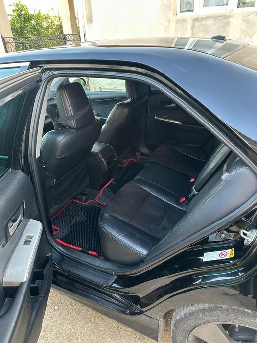 Toyota Camry 2013 года