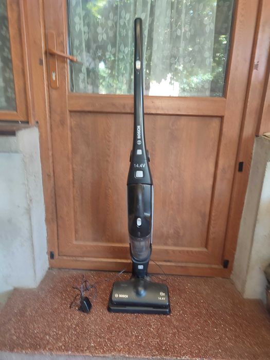 Aspirator vertical cu acumulator BOSCH, nefunctional
