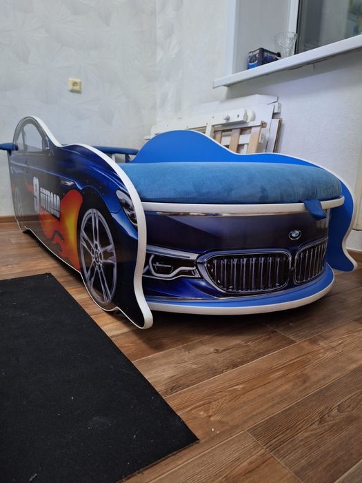 Продам кровать машинка