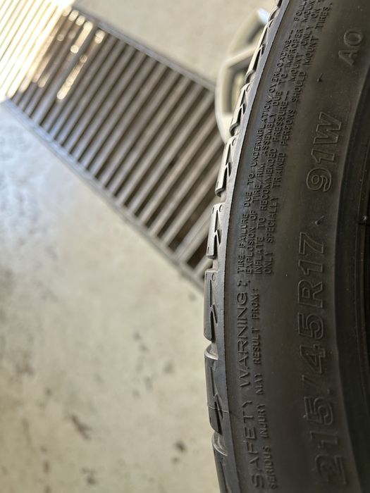 Гуми 215/45/17 Bridgistone Turanza T005 4 броя Нови