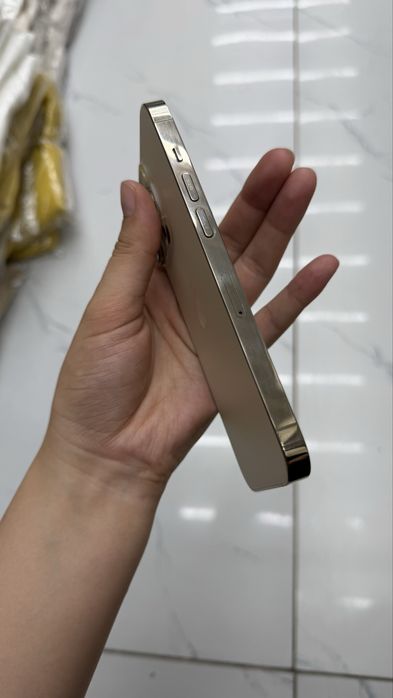 Iphone 14 pro, 128 гб. 74 ёмкость