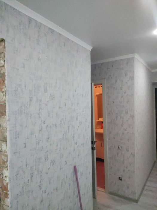 Поклейка обоев,галтель,плинтуса и т.д.