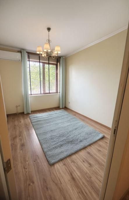 Дава се под наем Тристаен апартамент в Варна, м-т Траката - 100 кв.м за 650 € - Снимка #2