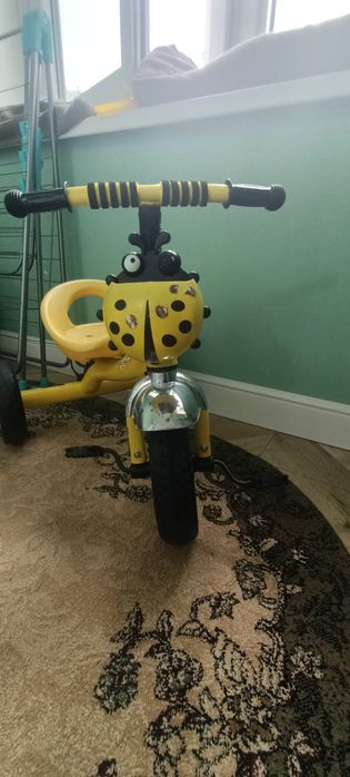 Велосипед трехколесный