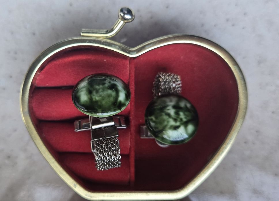 Стильные запонки и зажим для галстука