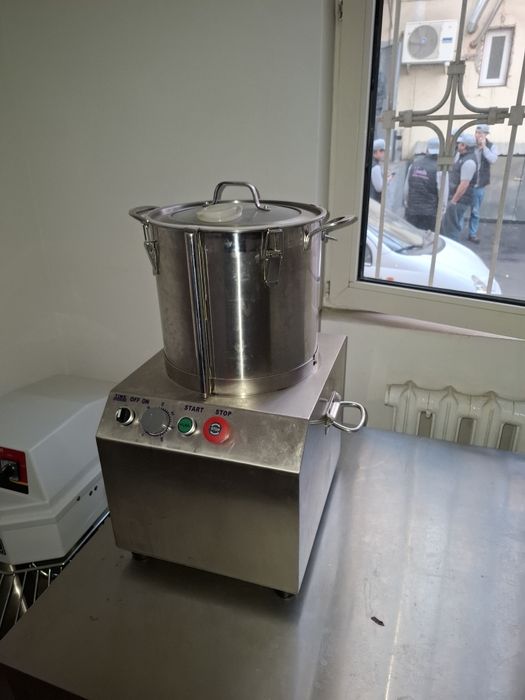 Соус аппарати сотилади