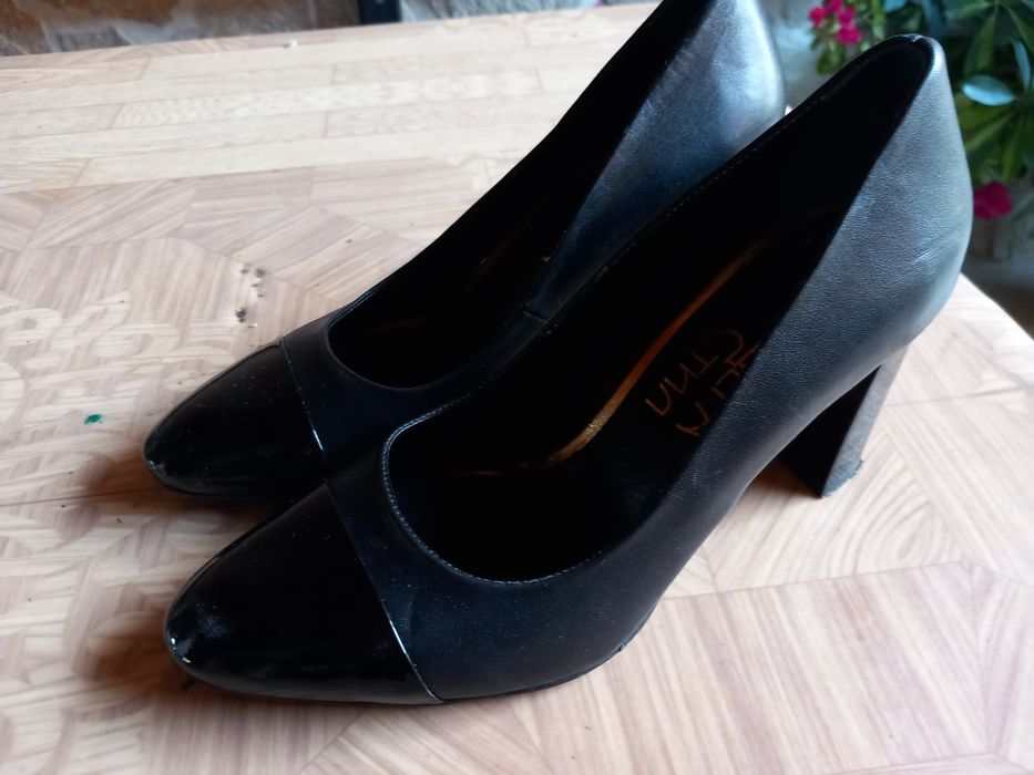 Дамски обувки официални български