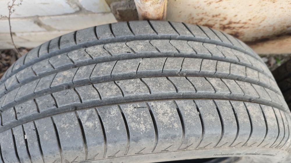 Продам шины Kumho 205/60 R16 92H