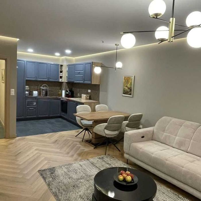 Продава се Двустаен апартамент в Пловдив, Център - 83 кв.м за 1228 €/кв.м - Снимка #1