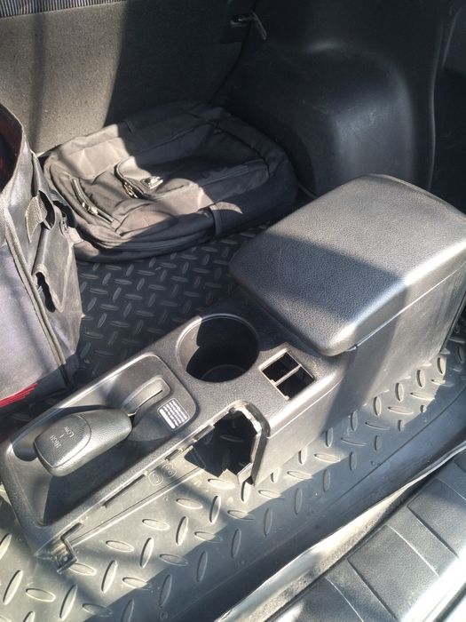 Подлокотник субару Forester SH