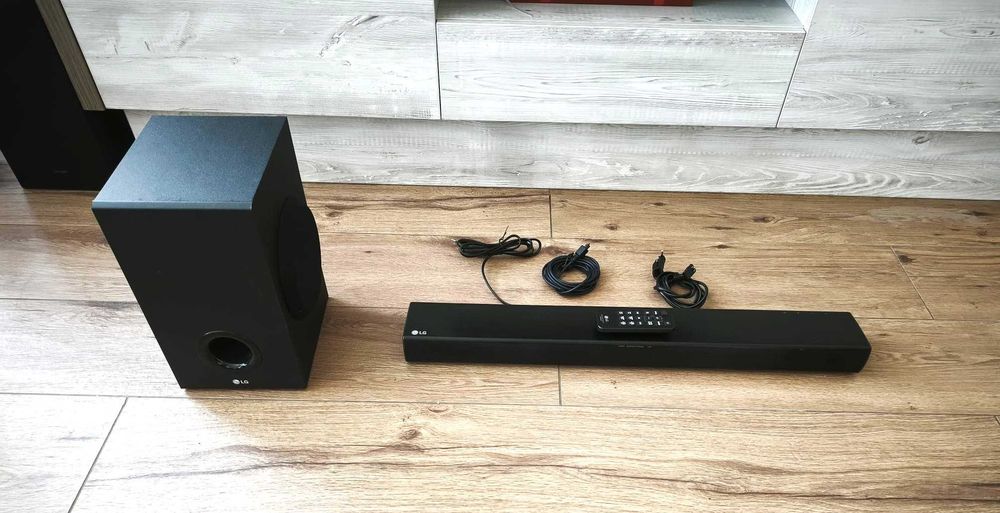 De vânzare – Soundbar LG SJ2 160W Bluetooth + Wireless Subwoofer