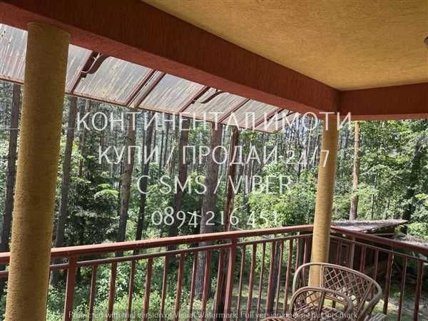 кодл 63060. Триетажна тухлена вила близнак 200м2 с обособен двор 350м2