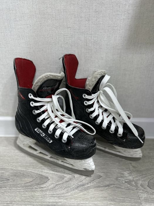 Продам коньки bauer