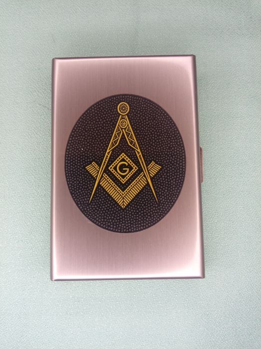 Държач за карти с масонски символи
