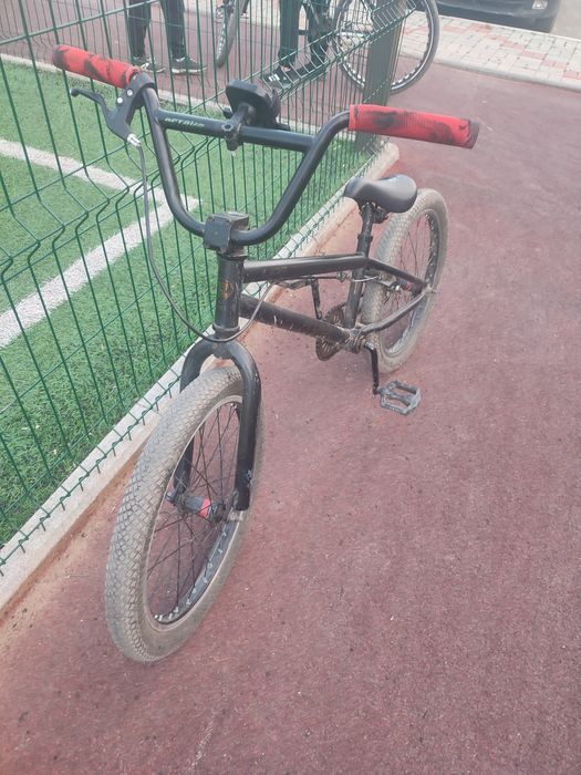 Продаю чёрный BMX