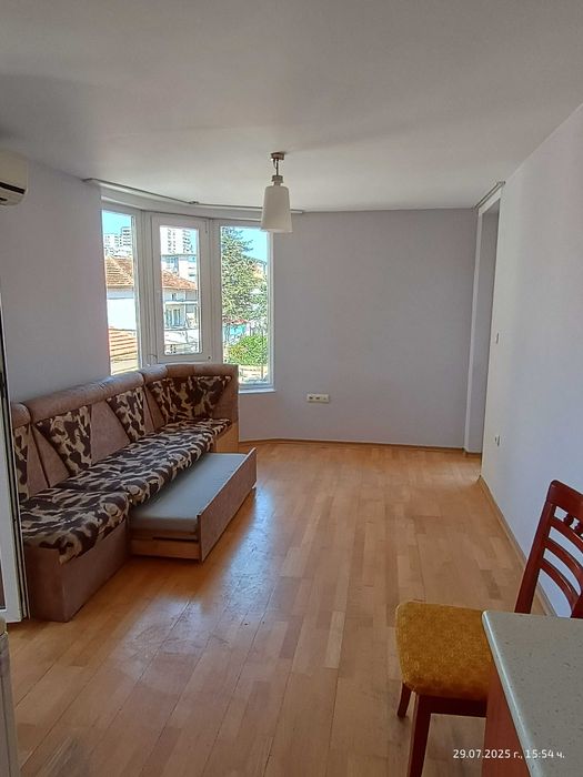 Дава се под наем Двустаен апартамент в Варна, ХЕИ - 55 кв.м за 357 € - Снимка #2