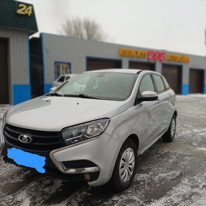 Продам машину лада xray