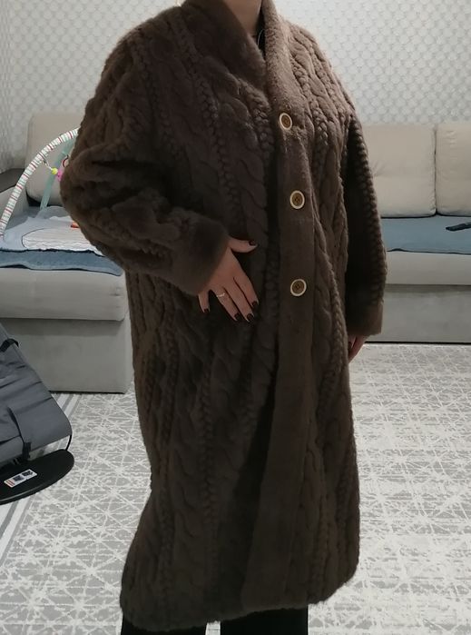 Продам эко шубу 48-50