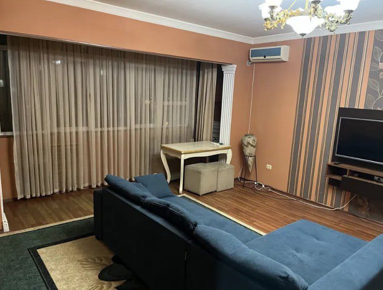 Квартира на Ц1-бибигон 2/6/9 общ пл 60м  с обстановкой