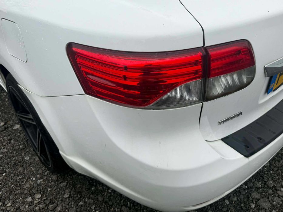 Външни Стопове за Toyota Avensis 2012-2014 Facelift