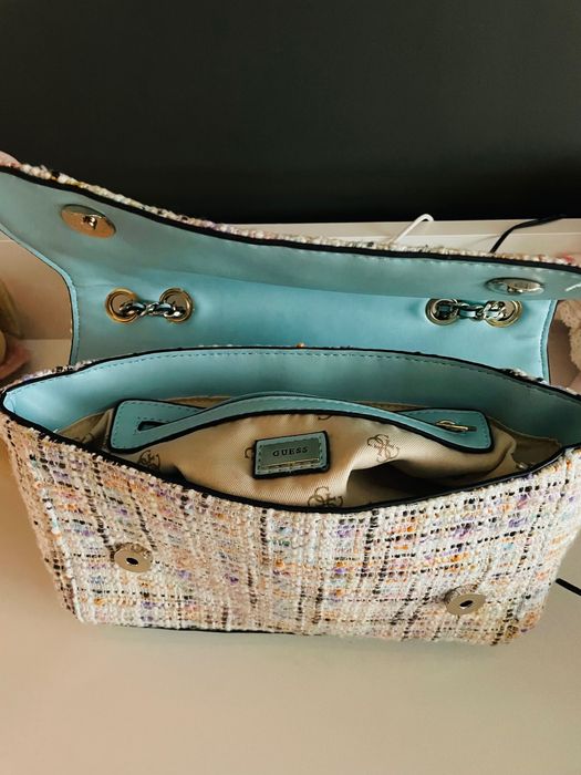 Дамска чанта  Guess